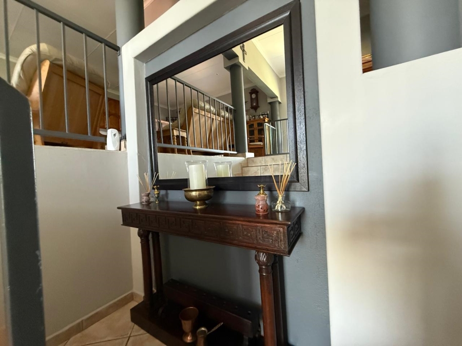 6 Bedroom Property for Sale in Safari Gardens North West
